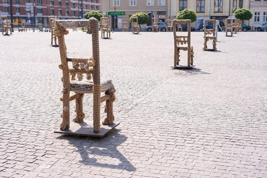 Kraków: Schindler’s Factory & Jewish Ghetto Guided Tour - Under the Eagle Pharmacy and civilian courage