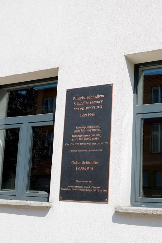 Kraków: Schindler’s Factory & Jewish Ghetto Guided Tour - Oskar Schindler in the wider wartime story