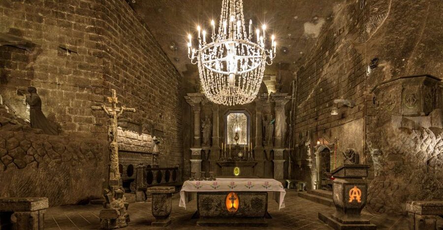 Krakow: Schindler's Factory, Jewish Ghetto & Salt Mine Tour - Entering Wieliczka Salt Mine