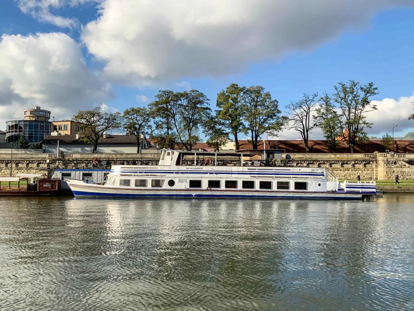 Krakow: Sightseeing Cruise by Vistula River - Boarding near Wawel Castle