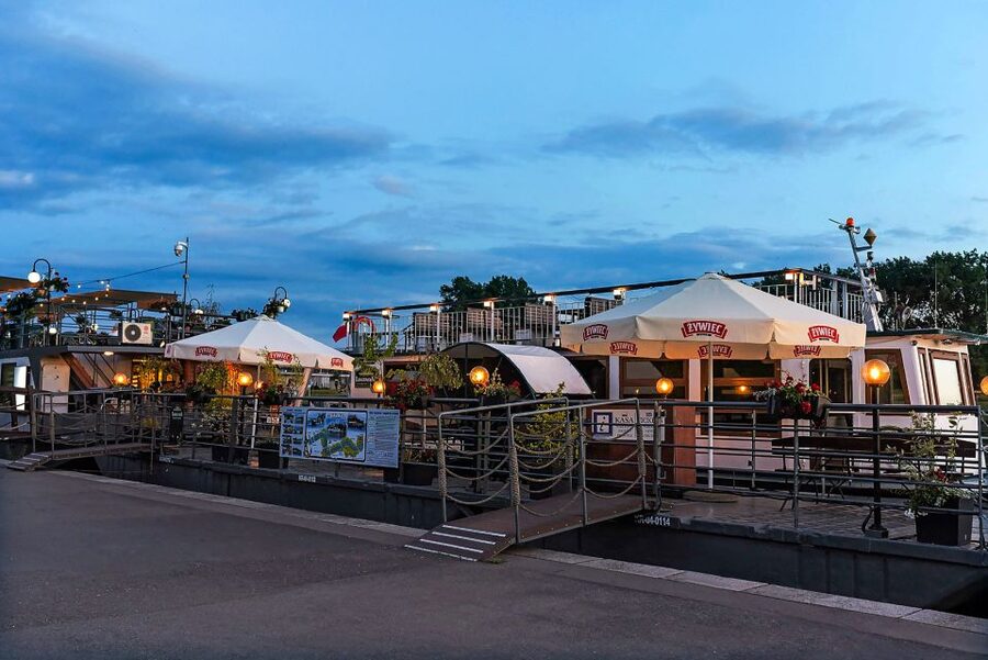 Krakow: Sightseeing Cruise by Vistula River - Dębnicki Bridge and the Norbertine convent