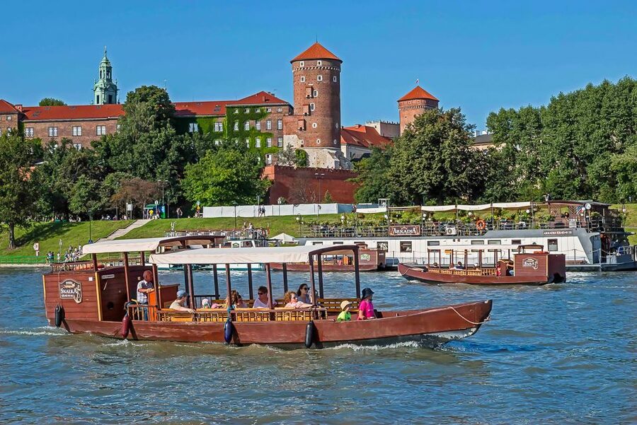 Krakow: Sightseeing Cruise by Vistula River - Cricoteka, Kazimierz, and Church on the Rock