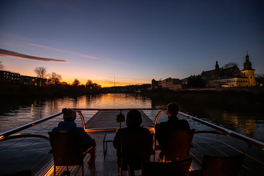 Krakow: Sightseeing Cruise on Vistula River with Audio Guide - Who will get the most from this cruise