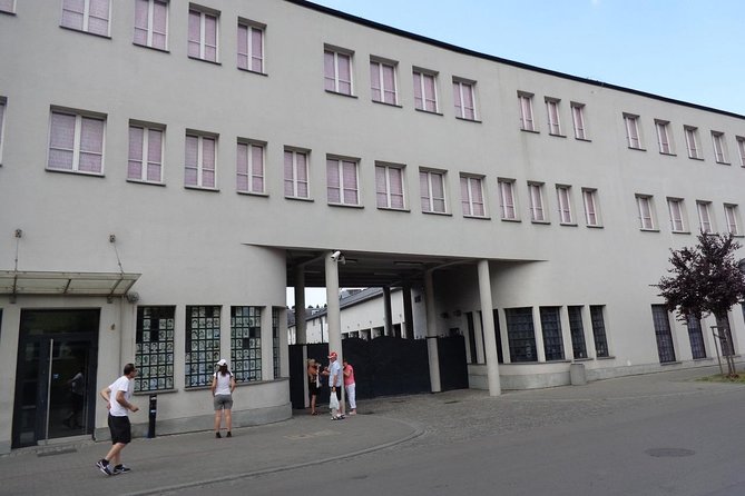 Krakow: Skip the line Oskar Schindler’s Museum Private Tour - Who should book this Krakow tour?