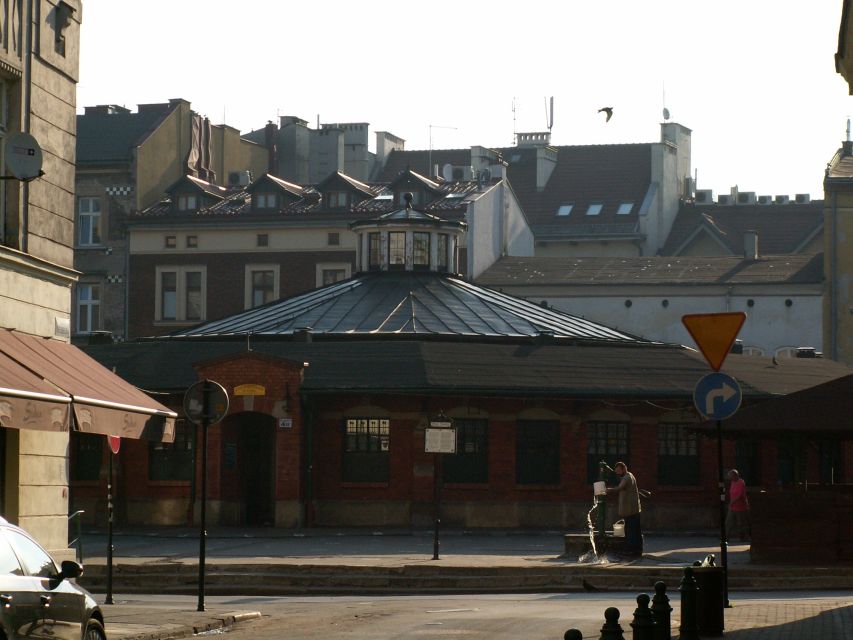 Krakow: Skip-the-line Oskar Schindler’s Museum Private Tour - The private format and group size