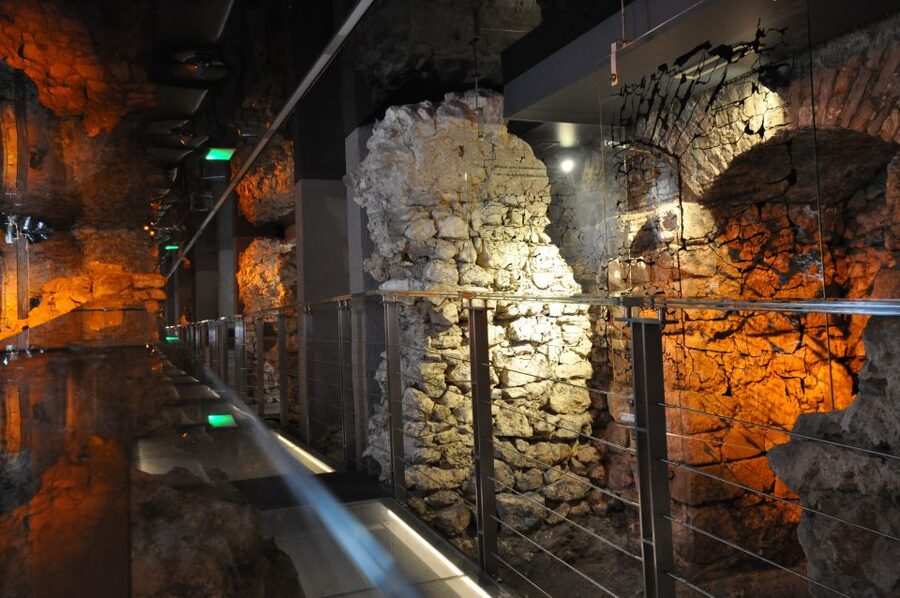Krakow: Skip the Line Underground Museum and Old Town - Key points to know before booking