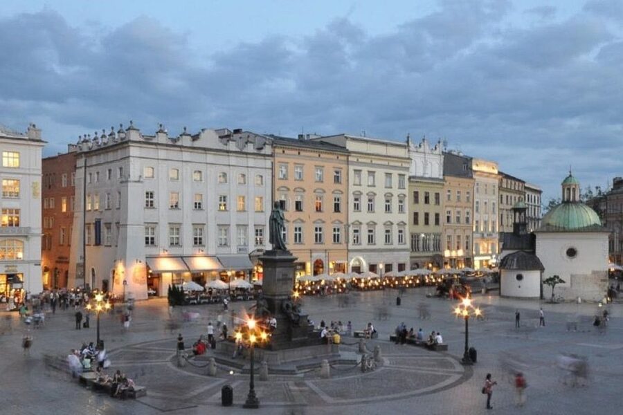 Krakow: Skip the Line Underground Museum Private Guided Tour - Entering Krakow’s buried streets