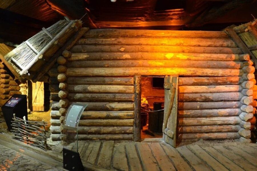 Krakow: Skip the Line Underground Museum Private Guided Tour - Timing, meeting point, and practical advice