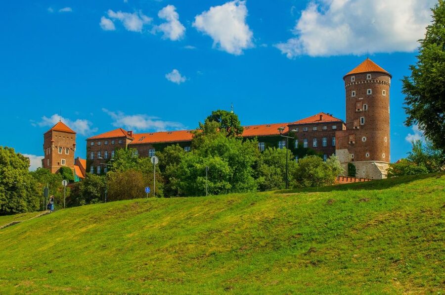 Krakow: Skip-the-Line Wawel Castle and Hill Guided Tour - Is $135 good value for two hours?