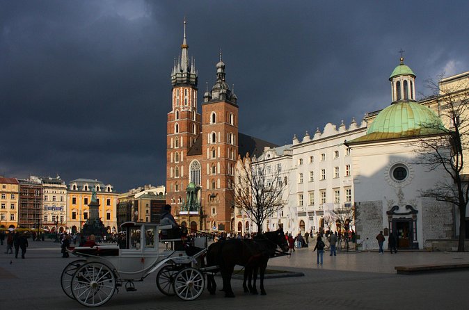Krakow Skip The Line Wawel Castle & Old Town Guided Tour - The Old Town churches and public squares