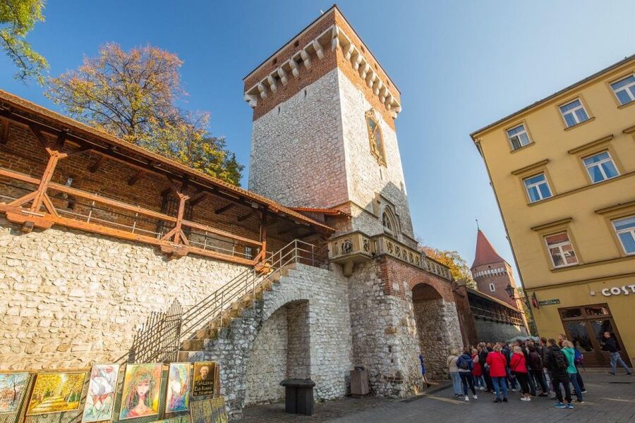 Krakow: St. Mary's Church and Rynek Underground Museum Tour - How the guiding affects the experience