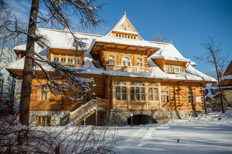 Krakow: Tatra Mountains and Zakopane Full-Day Private Tour - Chocholow’s Wooden Houses and Local Craft
