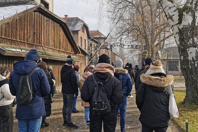 Krakow to Auschwitz Birkenau Guided Tour with Transfer and Ticket - A short break before Auschwitz I