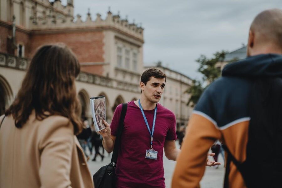 Krakow: Traditional Polish Food and Drinks Tasting Tour - A half-hour Old Town walk with food in the background
