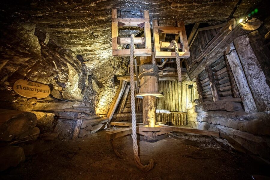 Krakow: UNESCO Underground Boat Expedition & Salt Mine Tour - St. Kinga Chapel and the mine’s human side