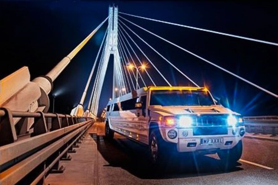 Krakow: VIP Limo Party Tour - One hour in a limousine around Krakow city center