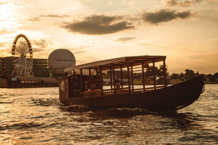 Krakow: Vistula Night Cruise by Gondola w/ Audio Commentary - Why the Vistula looks best after sunset