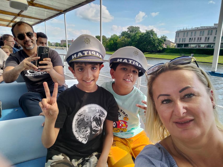 Krakow: Vistula River Cruise with Historical Views - Seeing Krakow from the bend near Powiśle Street