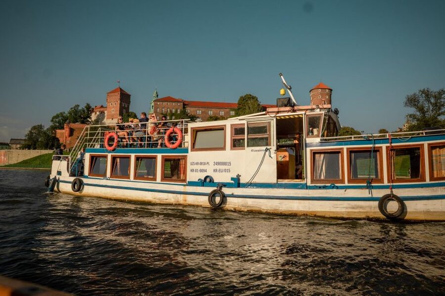 Krakow: Vistula River Panoramic Boat Tour ️ - Timing, weather, and comfort on board