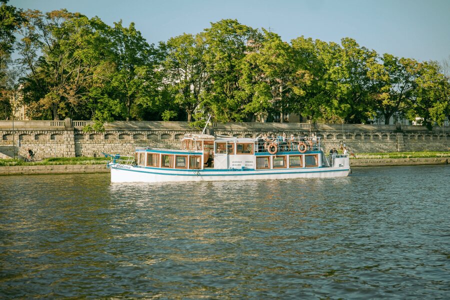 Krakow: Vistula River Sightseeing Cruise ️ - Who should book this Krakow cruise?