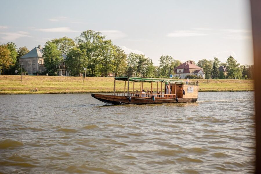 Krakow: Vistula River Sightseeing Cruise ️ - Booking and cancellation details