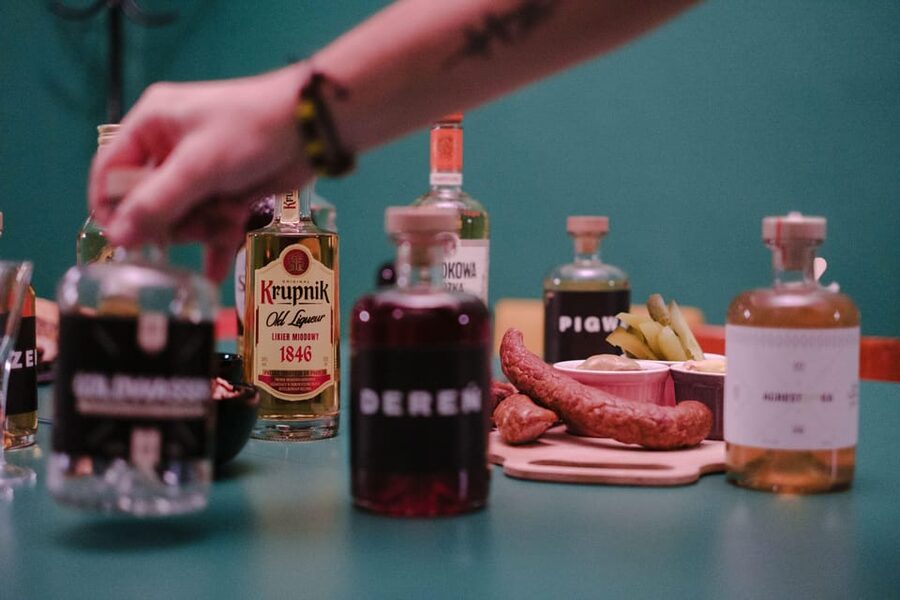Krakow: Vodka Tasting in Hidden Bar - Eight samples, from mild spirits to flavored vodka