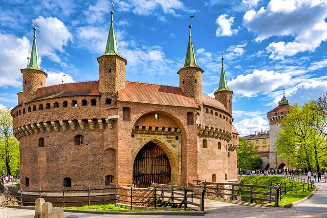Krakow Walking Tour with Audioguide on Your Smartphone - Ghetto Heroes’ Square and the final reflection