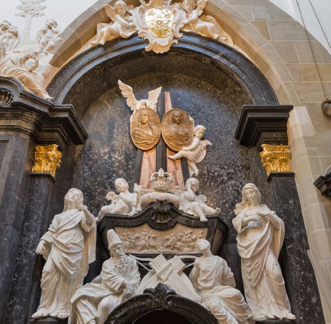 Krakow: Wawel Castle and Cathedral Guided Tour - Who will get the most from this tour?