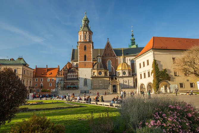 Krakow: Wawel Castle & Cathedral Guided Tour - Why Wawel deserves a guided visit