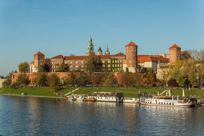 Krakow: Wawel Castle & Cathedral Guided Tour - Royal rooms, art, and court life