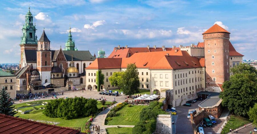 Krakow: Wawel Castle, Cathedral, Salt Mine, and Lunch - The transfer from Krakow to Wieliczka