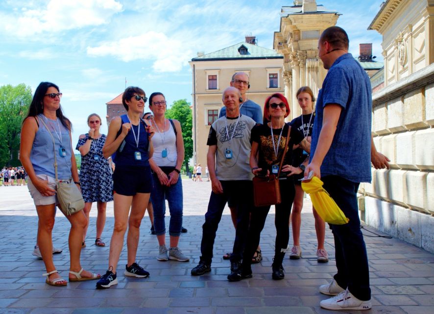 Krakow: Wawel Castle Guided Tour with Entry Tickets - The photo stop and the limits of the route