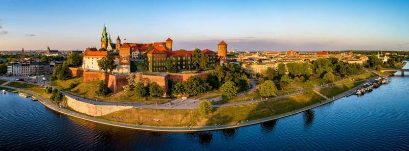 Krakow: Wawel Hill Audioguide Tour - The Main Courtyard and Arcaded Courtyard