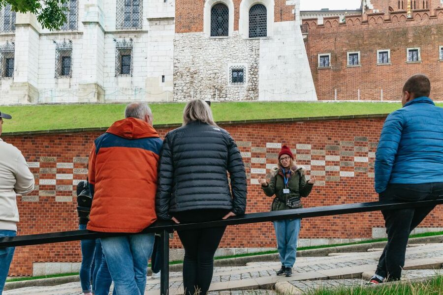 Krakow: Wawel Royal Hill with Optional Castle and Cathedral - The medieval courtyard and Austrian Hospital