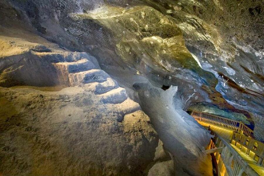 Kraków: Wieliczka Salt Mine Guided Tour with Hotel Pickup - Practical tips for making the day easier