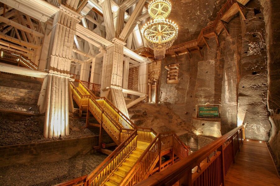 Kraków: Wieliczka Salt Mine Guided Tour with Hotel Pickup - What the 2.5 to 3-hour mine route feels like