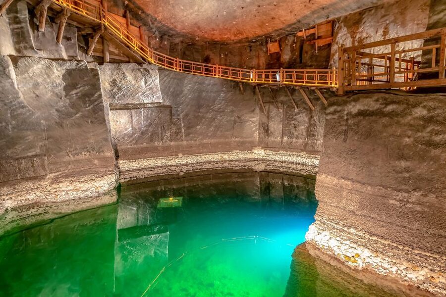 Kraków: Wieliczka Salt Mine Guided Tour with Hotel Pickup - The underground church is the big visual reward