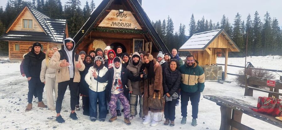 Krakow: Zakopane Cable Car, Vodka, Cheese & Hot Springs Tour - Zakopane and the two-and-a-half-hour clock