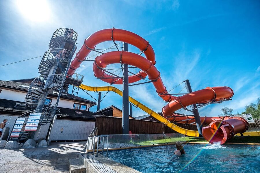 Krakow: Zakopane Cable Car, Vodka, Cheese & Hot Springs Tour - Practical details to make the day easier