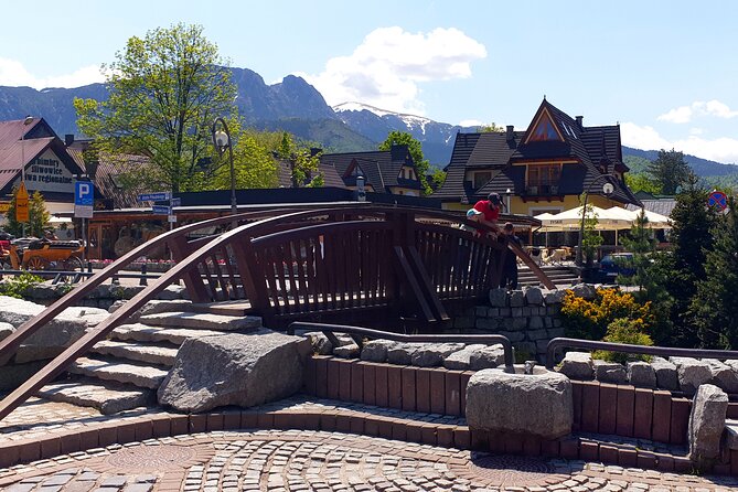 Krakow - Zakopane: Funicular, Cheese and Highland Highlights - What the guides add to the day