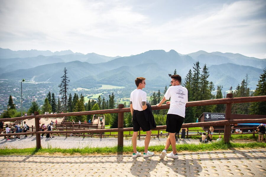 Krakow: Zakopane Tour with Cable Car, Tasting & Hotel Pickup - Transport, group size, and guide quality
