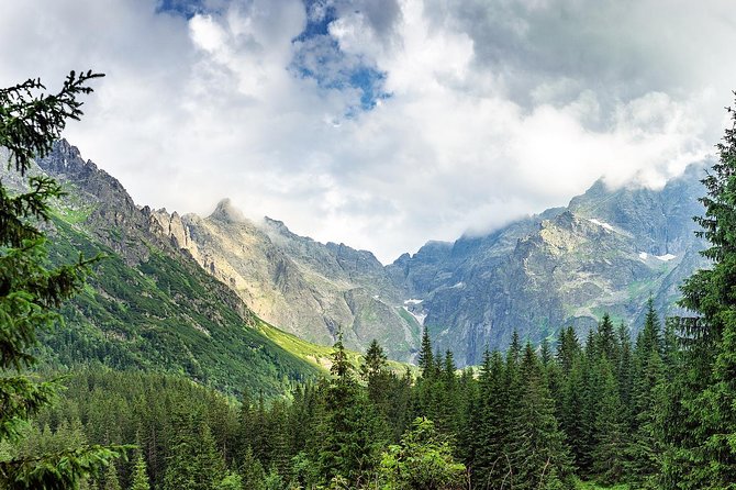 Morskie Oko - private tour from Krakow - Reaching the lake on the 9-kilometer route