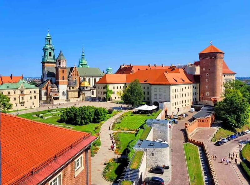 Mysterious Wawel Cathedral and Wawel Courtyard Guided Tour - What the guide adds