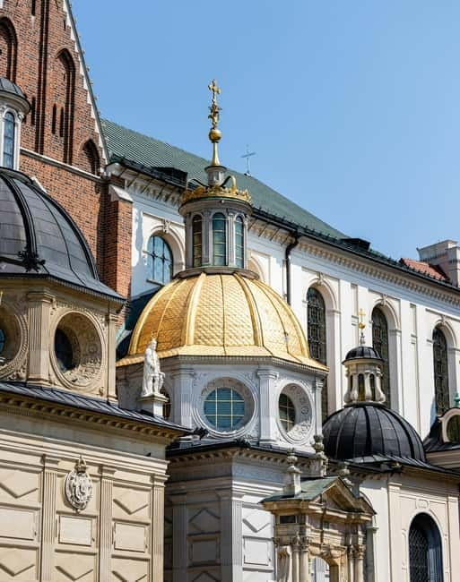 Mysterious Wawel Cathedral and Wawel Courtyard Guided Tour - Meeting near Kanonicza 25