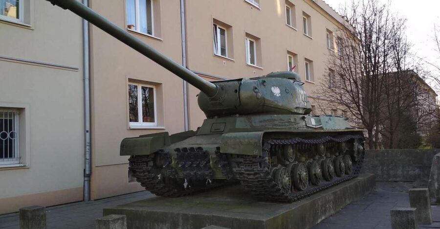 Nowa Huta – a guided tour of a utopian socialist city - The IS-2 tank and public memory