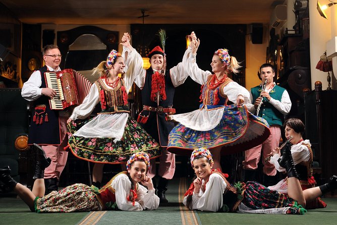 Polish Folk Show with 3 course dinner in Krakow legendary restaurant - Two short shows instead of one long performance