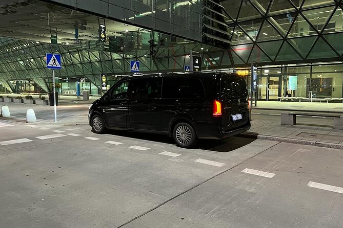 Private Airport Transfer from/to Krakow Balice Airport - Arrival pickup: less fuss after your flight