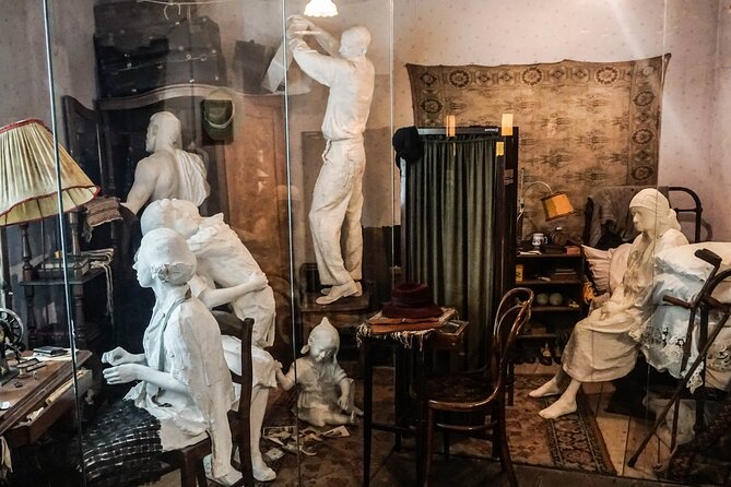 Private Guided Tour: Oskar Schindler's Factory - Who should book this experience