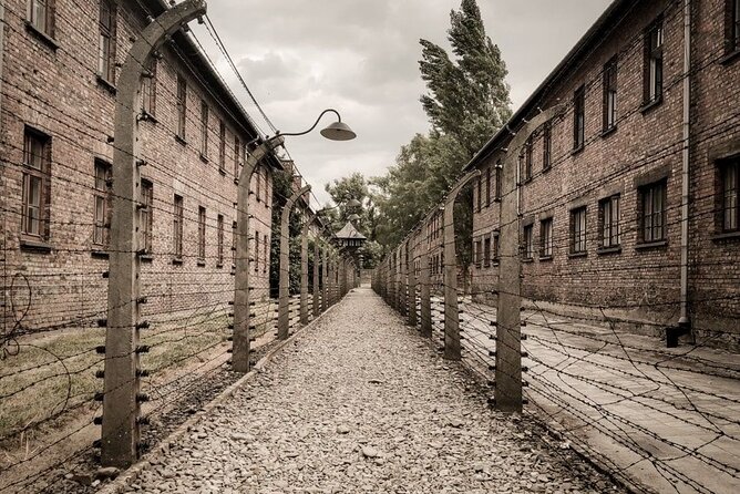 Private Guided Tour to Auschwitz & Birkenau from Krakow - The commandant’s house and the people behind the system