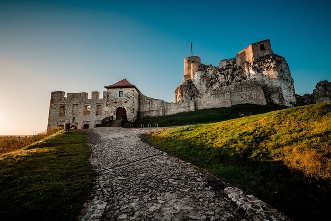 Private Guided Tour to Trail of the Eagles Nests from Krakow - Rabsztyn Castle and the appeal of ruins